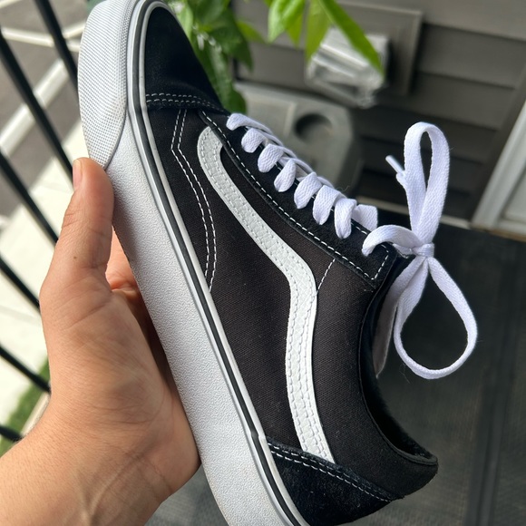 VANS! - Picture 5 of 12